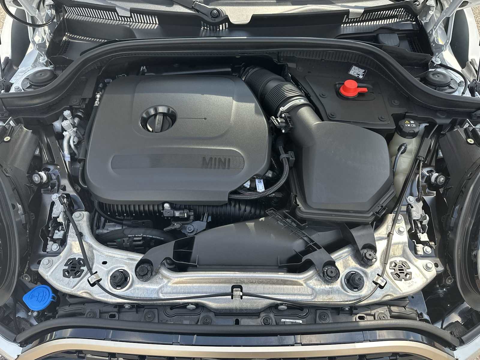 Used 2025 MINI Cooper 2-Door Hardtop image 13