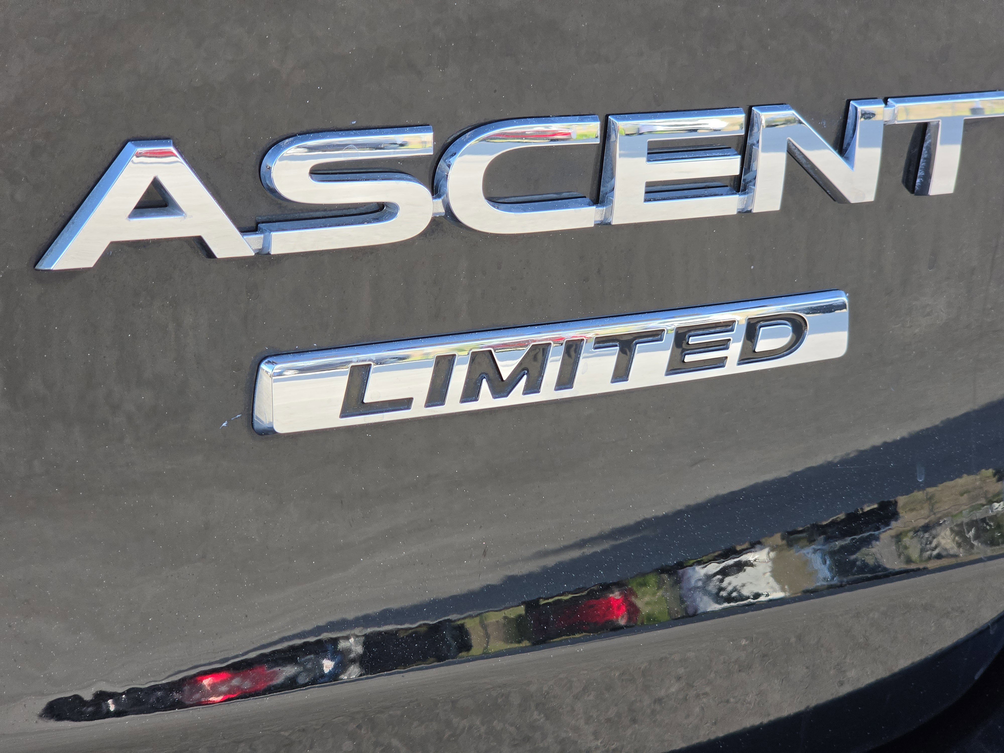 Used 2023 Subaru Ascent Limited w/ Technology Package image 5