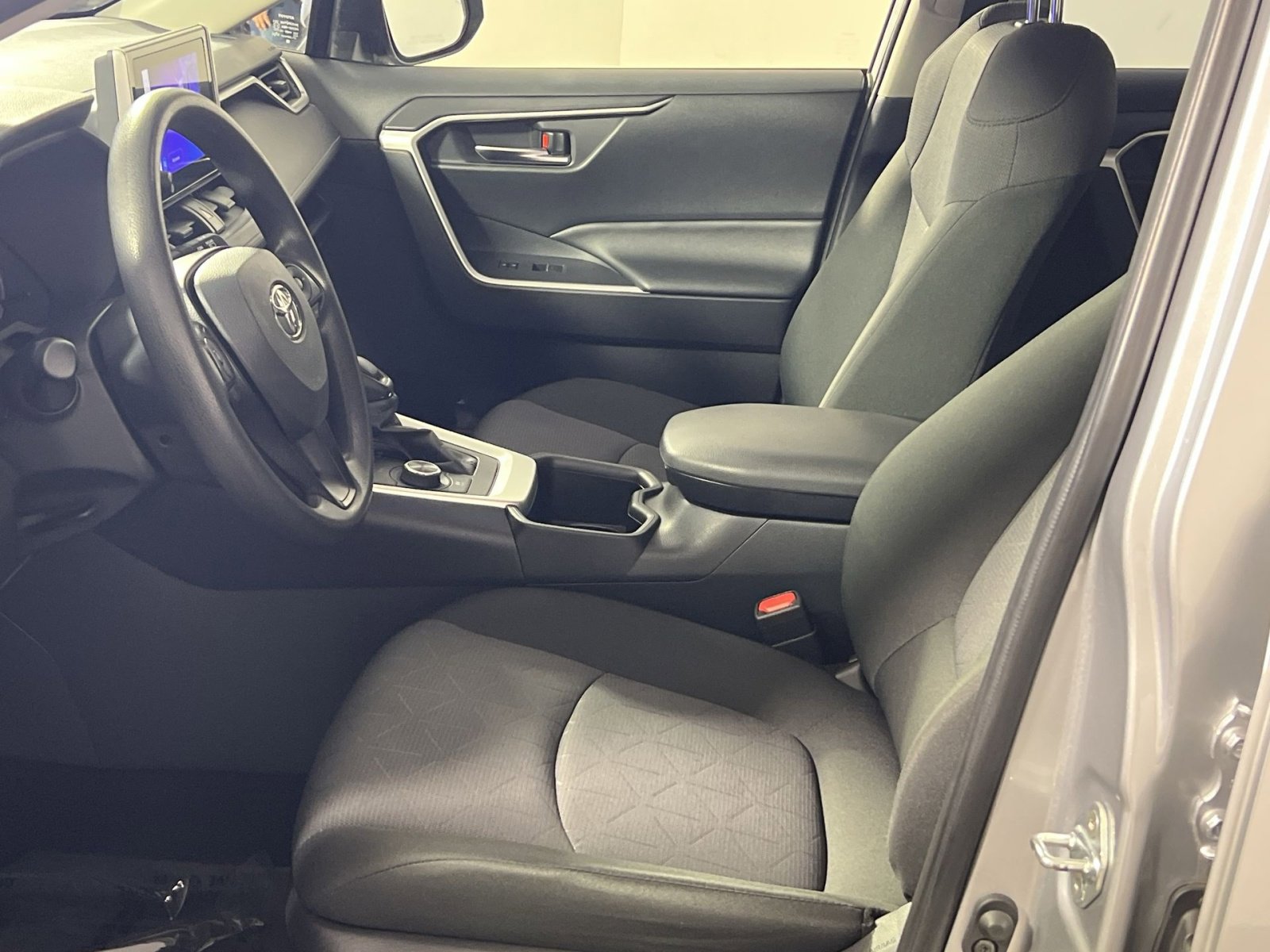 Used 2025 Toyota RAV4 XLE image 13