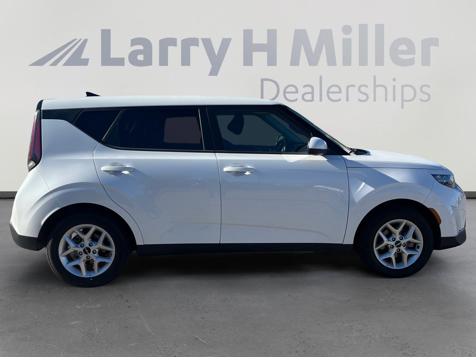 Used 2025 Kia Soul LX image 6