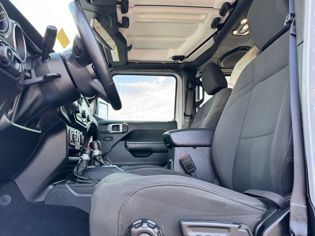 Used 2023 Jeep Wrangler Willys AWD/4WD image 14
