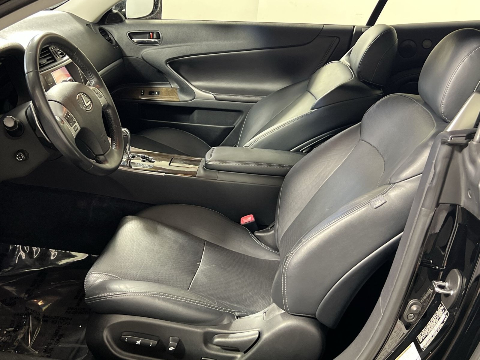 Used 2014 Lexus IS 250C w/ Navigation System Package RWD image 13