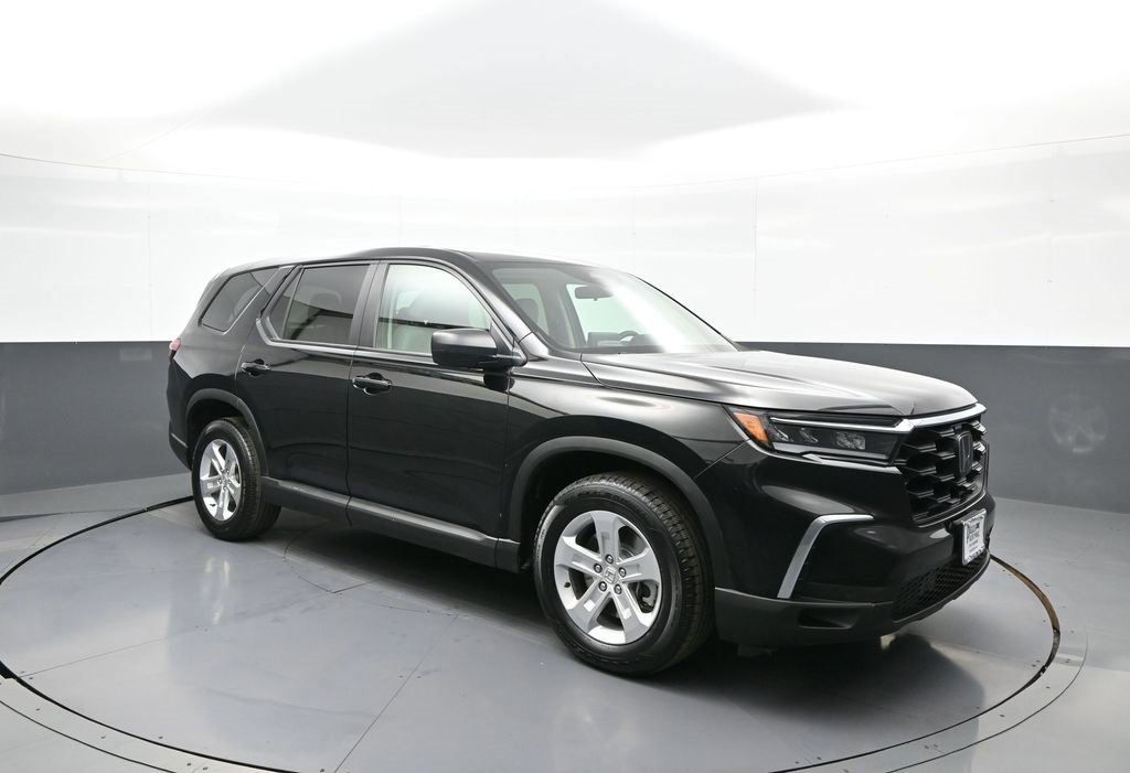 Used 2023 Honda Pilot LX image 4