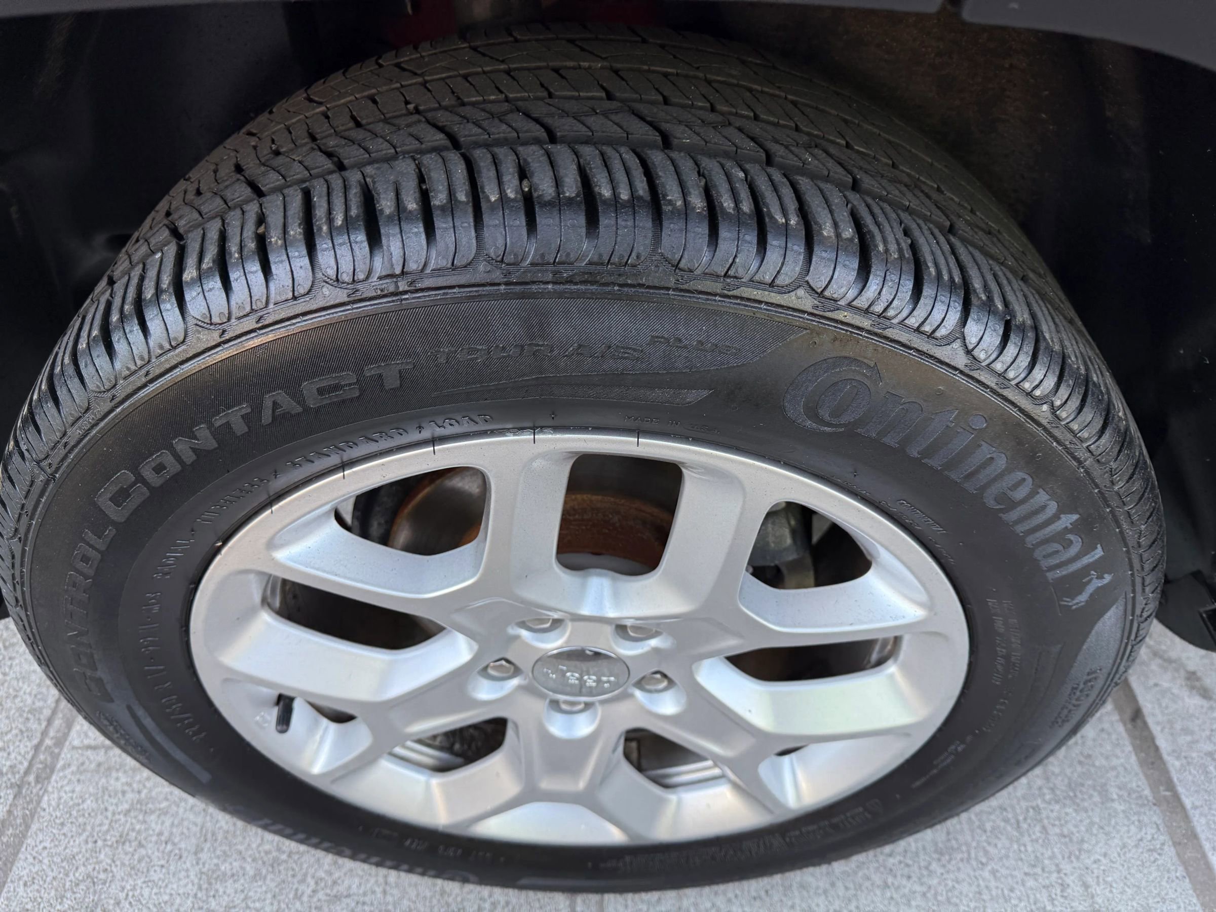Used 2016 Jeep Renegade Latitude w/ Popular Equipment Group image 5
