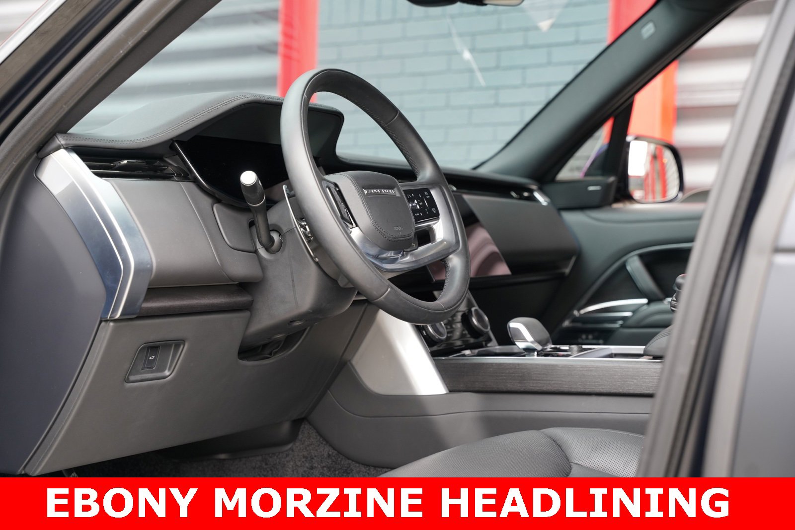 Used 2023 Land Rover Range Rover Long Wheelbase SE image 3