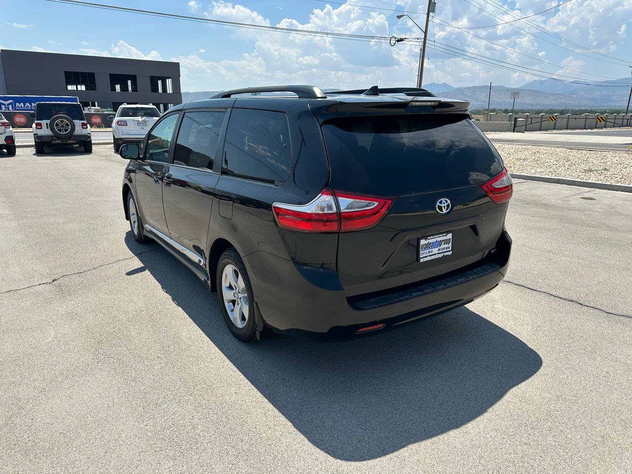 Used 2018 Toyota Sienna LE w/ Protection Package FWD image 5