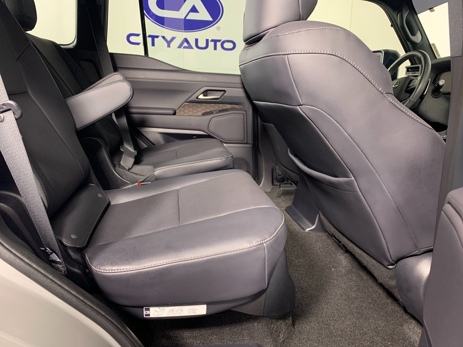 Used 2024 Lexus GX 550 w/ Cold Area Package AWD/4WD image 36