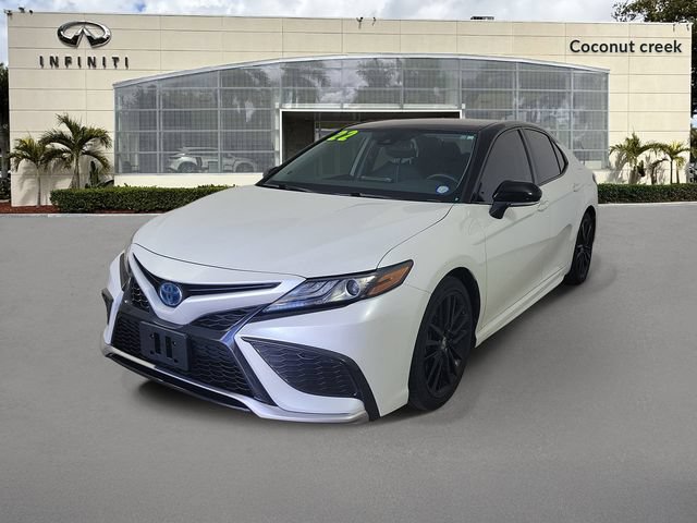 Used 2022 Toyota Camry XSE FWD image 2