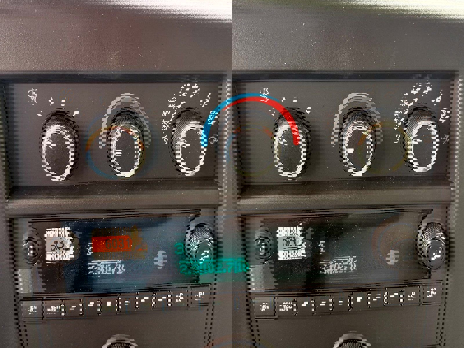 New 2025 Chevrolet Express 3500 w/ Power Convenience Package RWD image 24