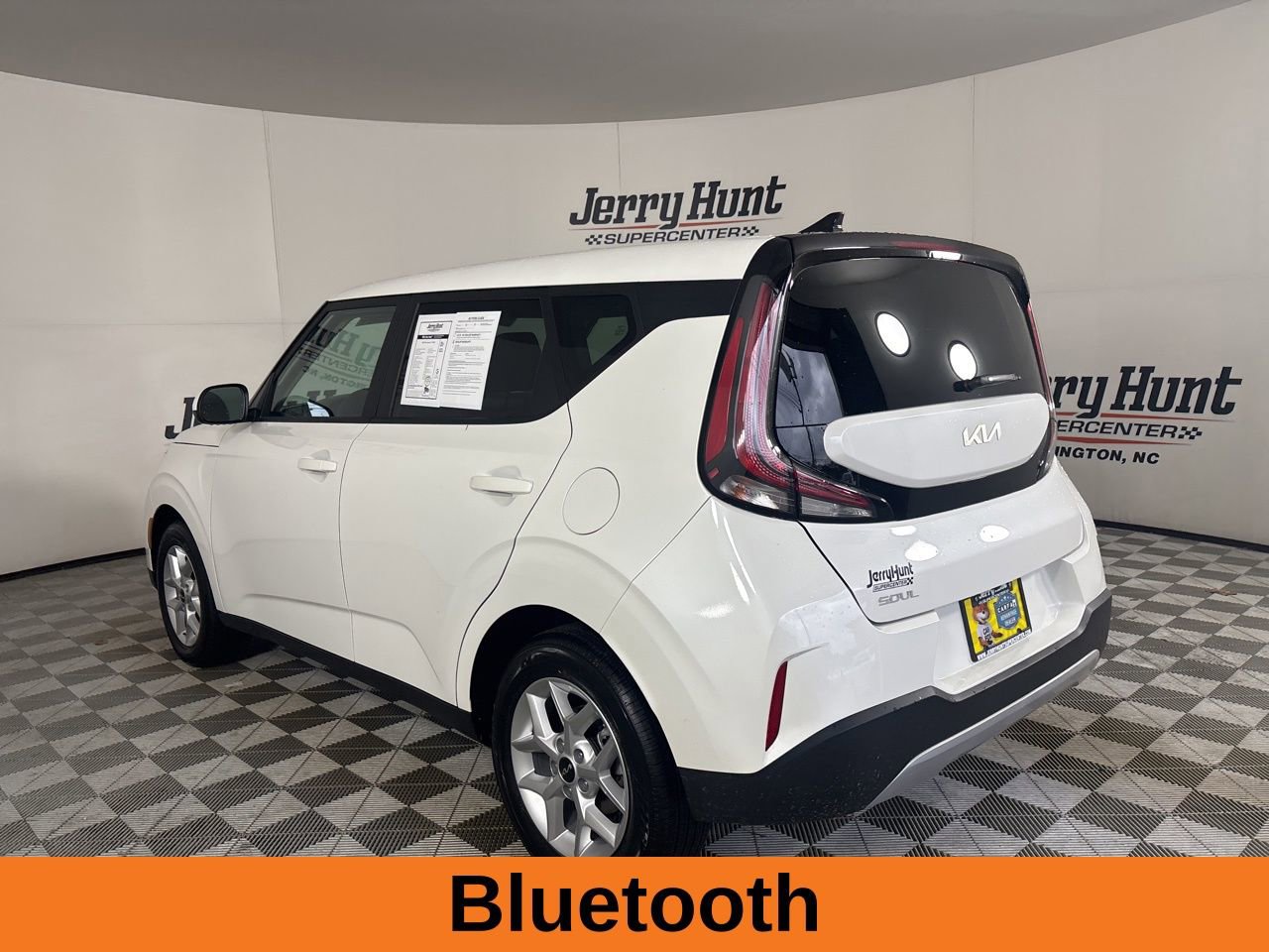 Used 2025 Kia Soul LX image 7