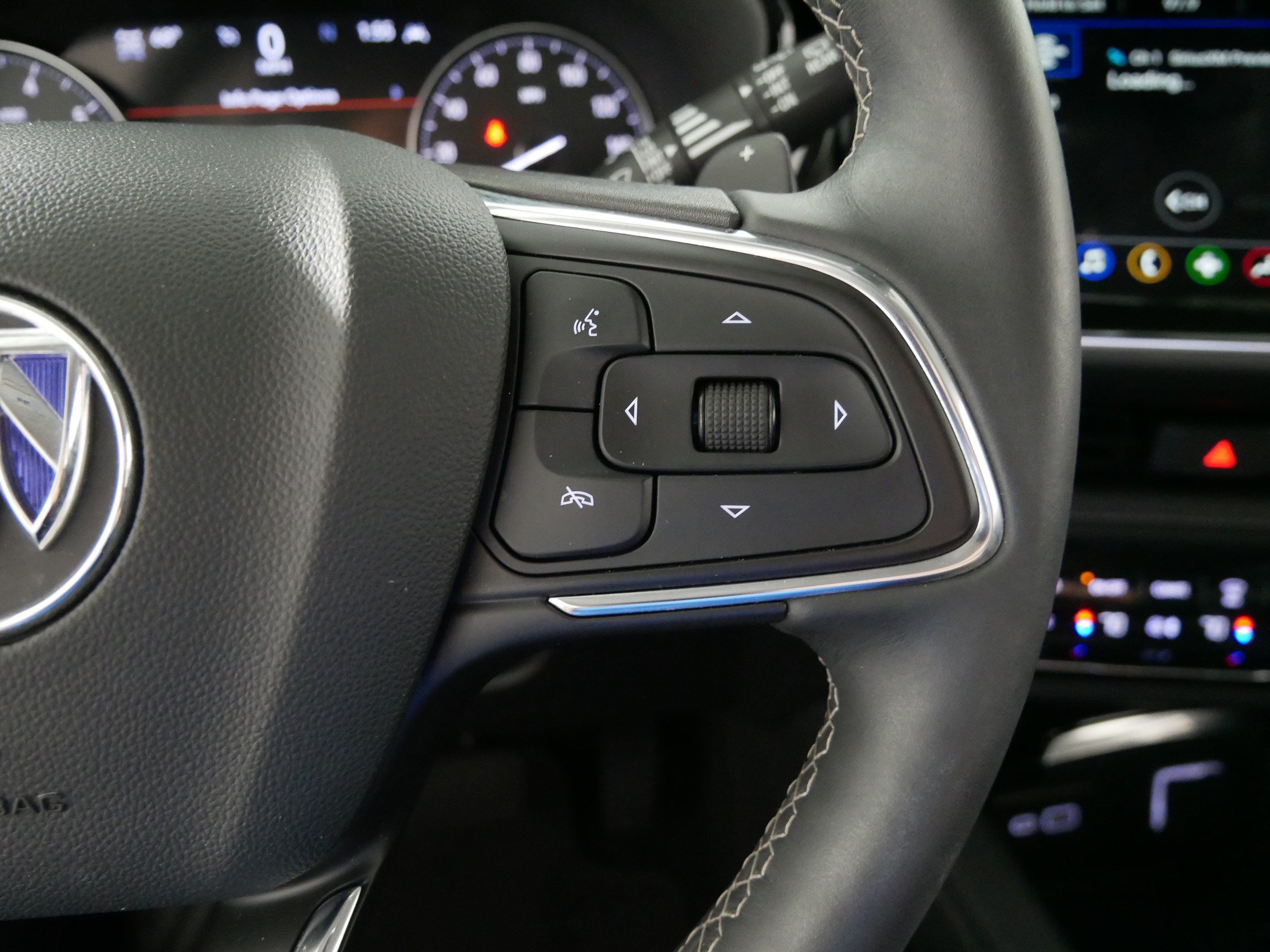 Used 2023 Buick Envision Essence AWD/4WD image 28