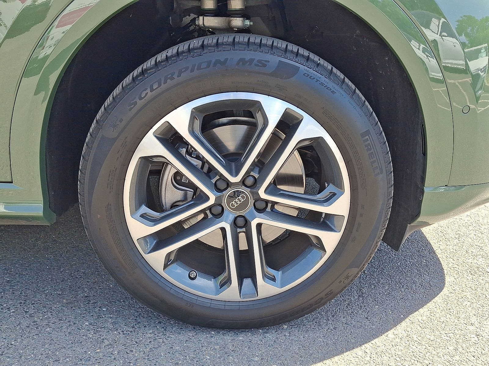 Certified 2025 Audi Q5 Premium AWD/4WD image 33