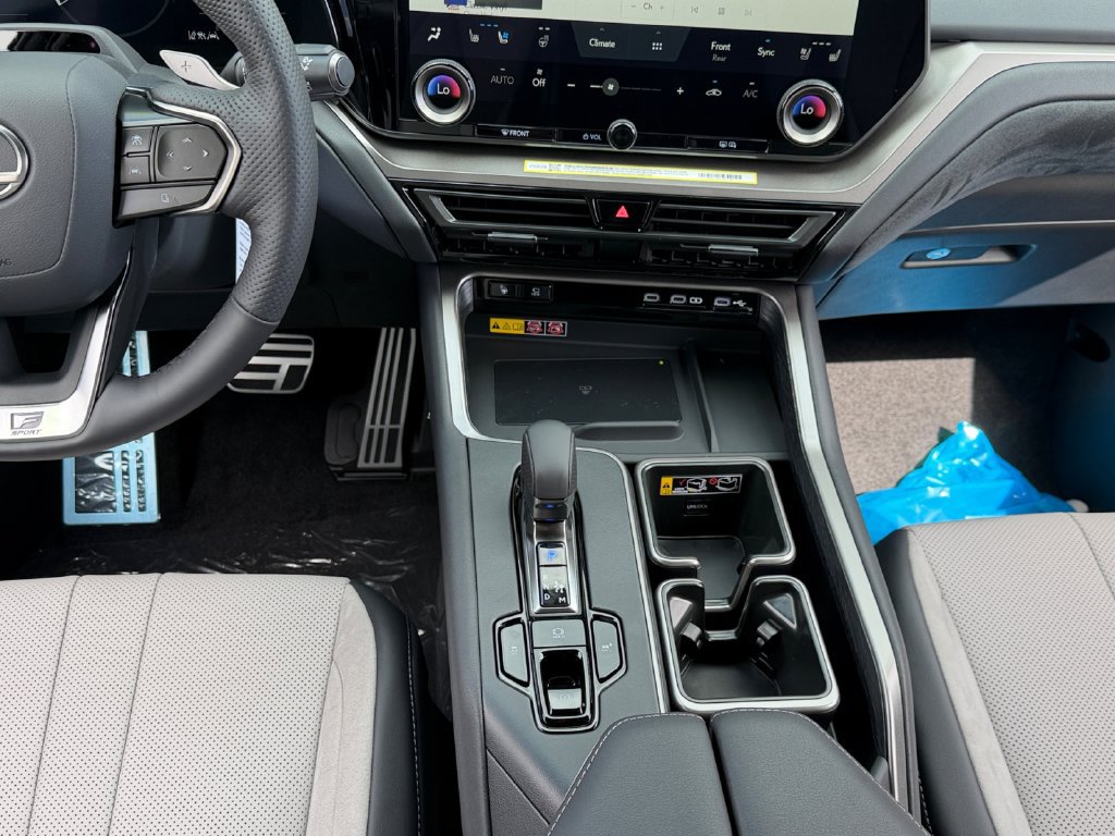 New 2026 Lexus TX 500h AWD image 11