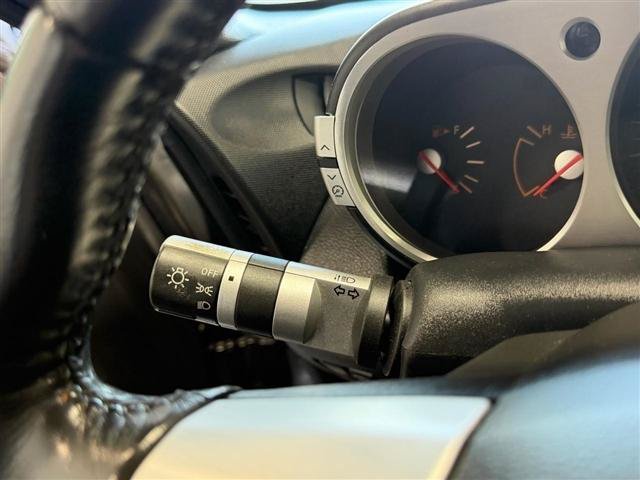 Used 2004 Nissan 350Z Touring RWD image 17