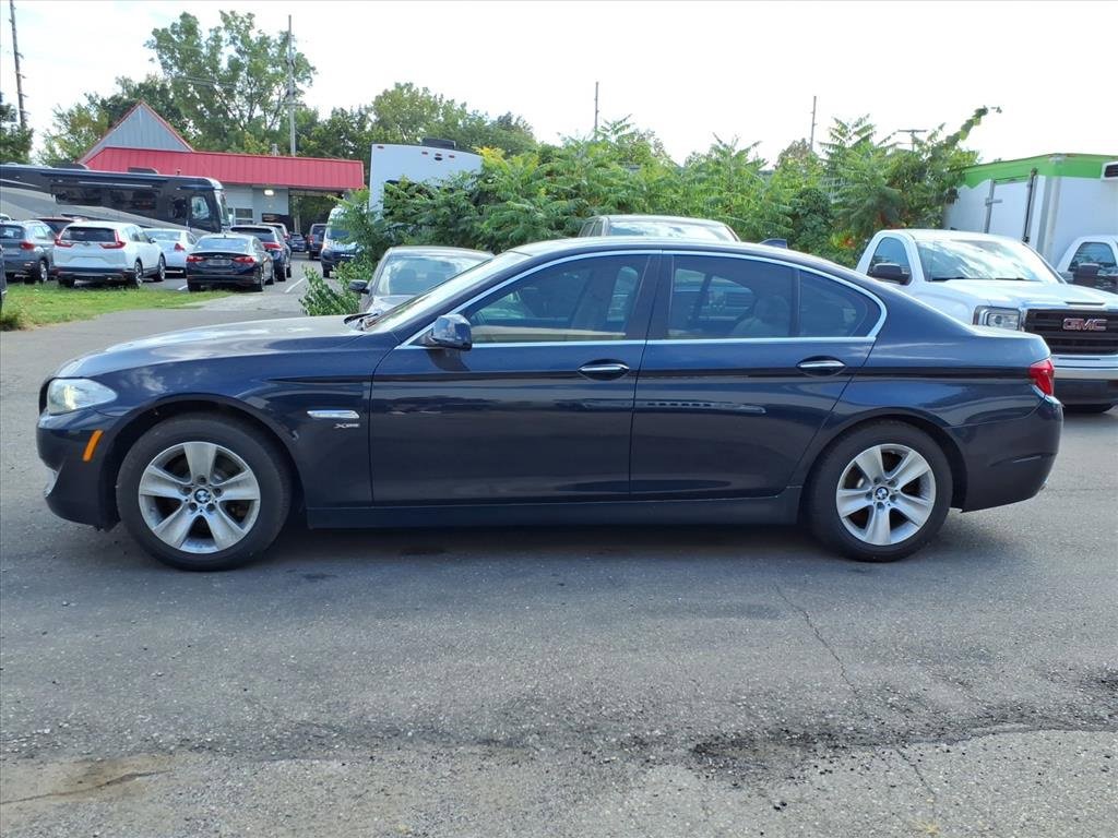 Used 2012 BMW 528i xDrive Sedan image 2