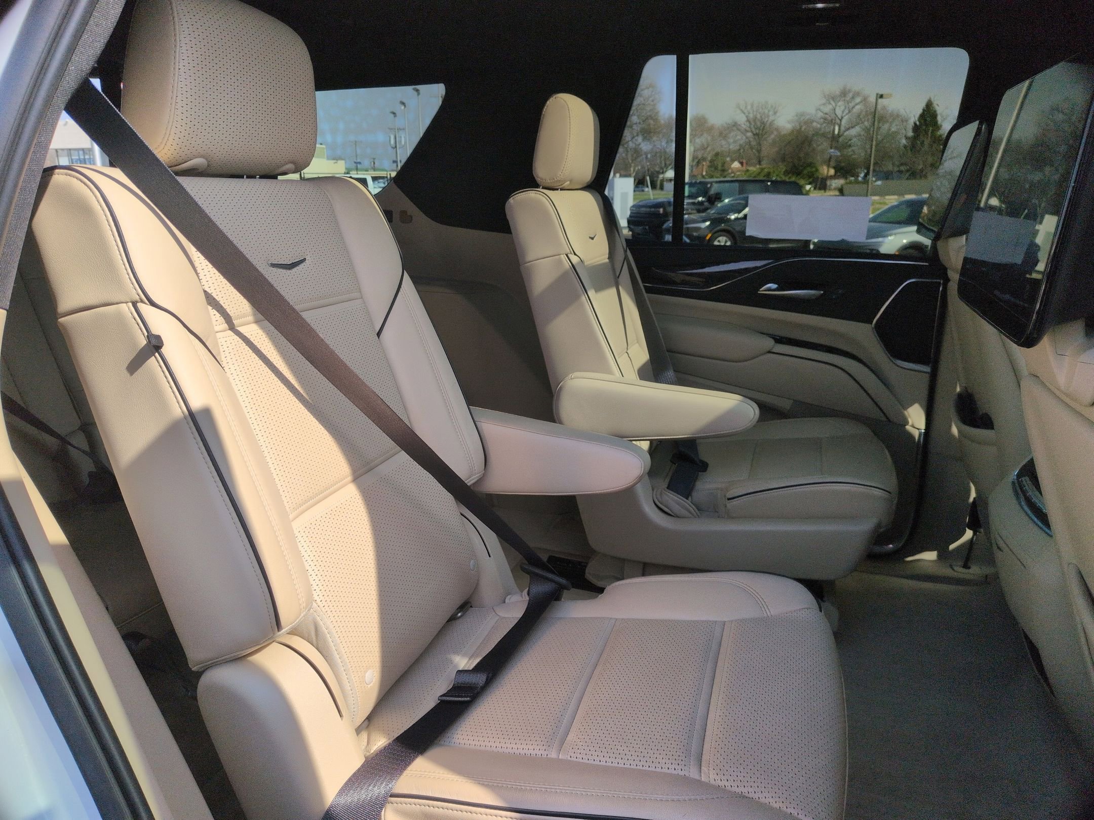 Certified 2021 Cadillac Escalade Premium Luxury image 28