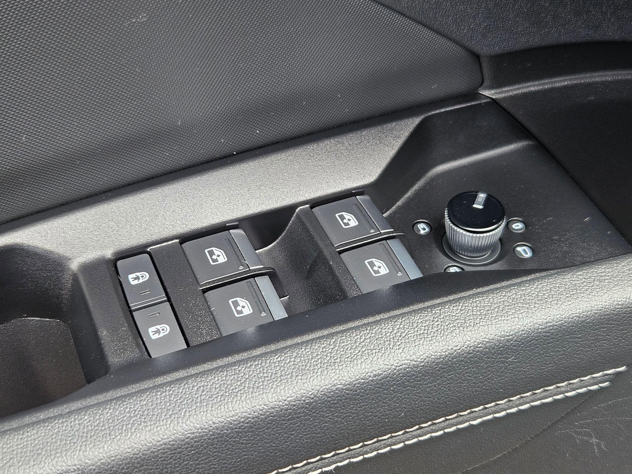 Used 2023 Audi Q4 e-tron Prestige AWD/4WD image 10