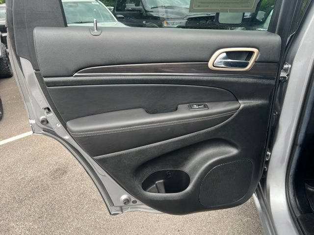 Used 2014 Jeep Grand Cherokee Overland w/ Advanced Technology Group AWD/4WD image 20