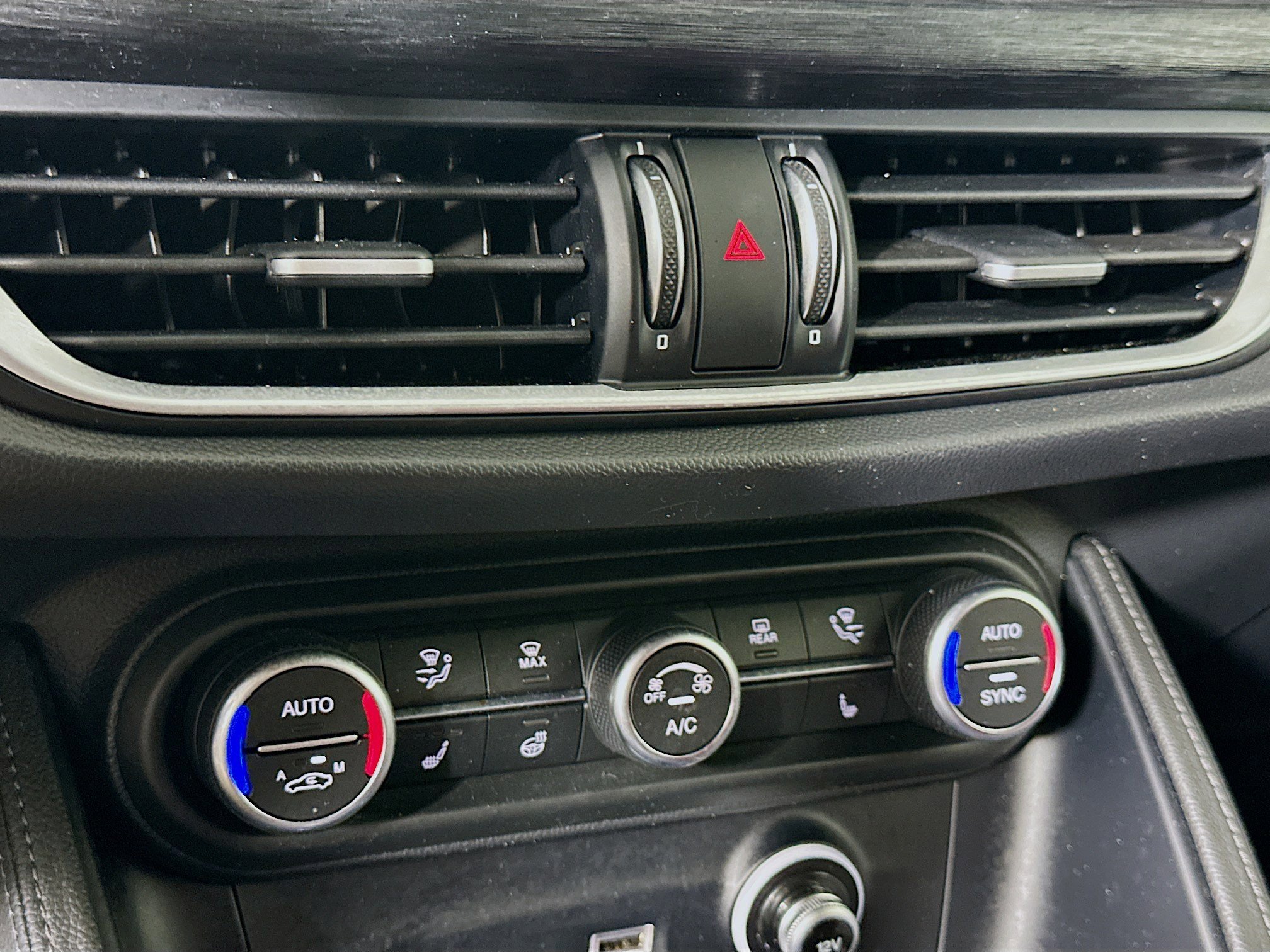 Used 2023 Alfa Romeo Stelvio Sprint RWD image 24