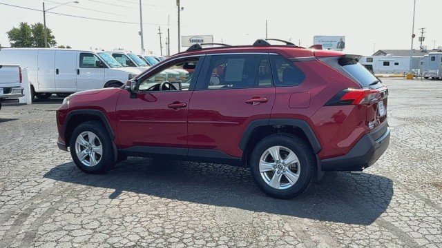 Used 2020 Toyota RAV4 XLE image 3
