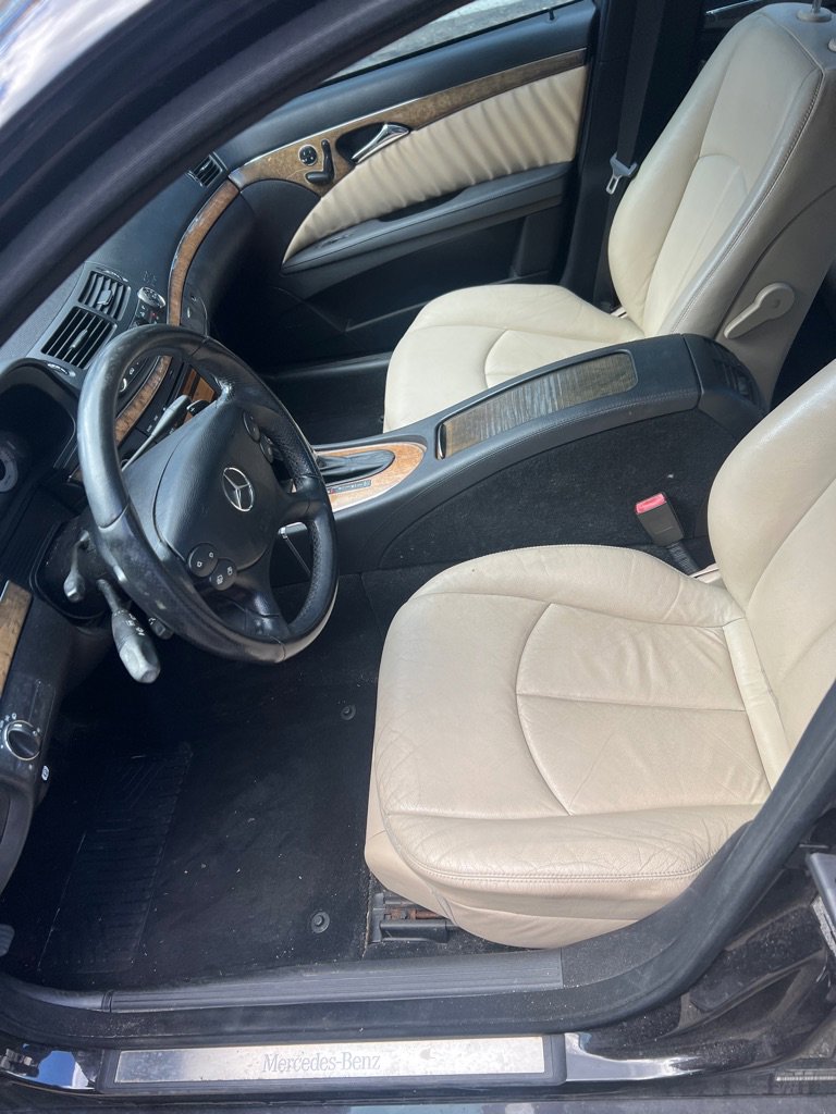 Used 2009 Mercedes-Benz E 350 4MATIC Sedan image 5