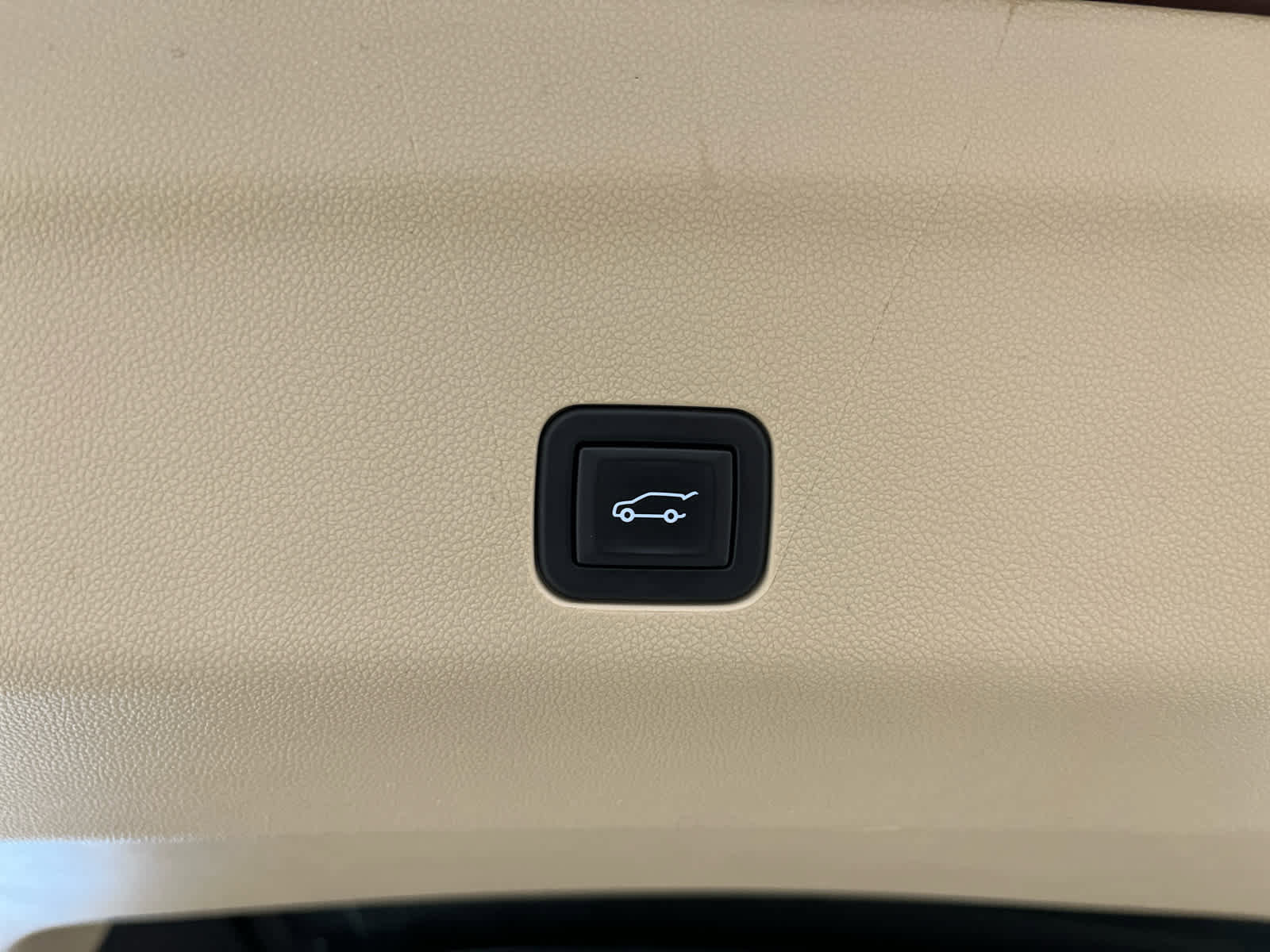 Used 2023 Cadillac Escalade Premium Luxury image 16