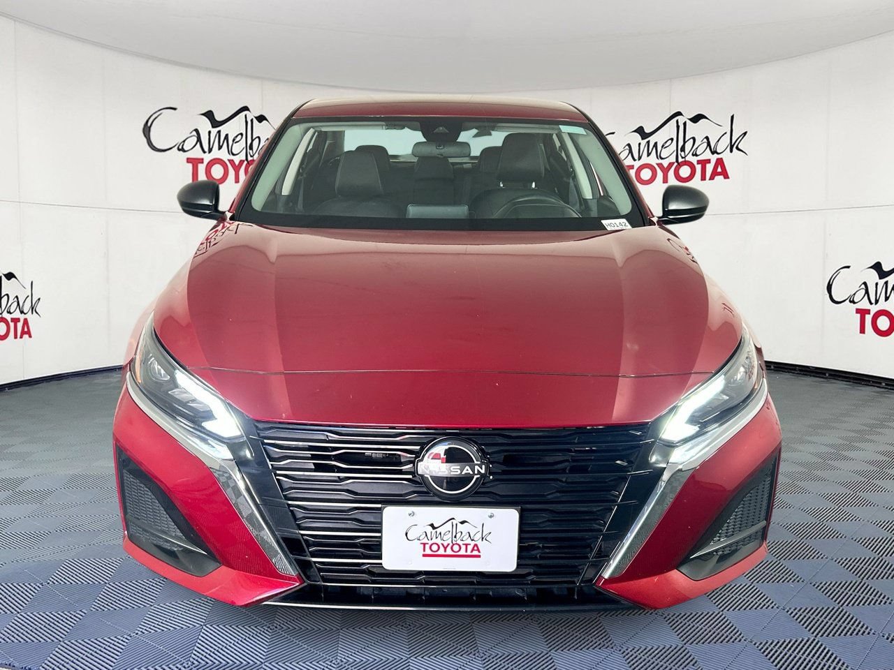 Used 2025 Nissan Altima 2.5 SV FWD image 3