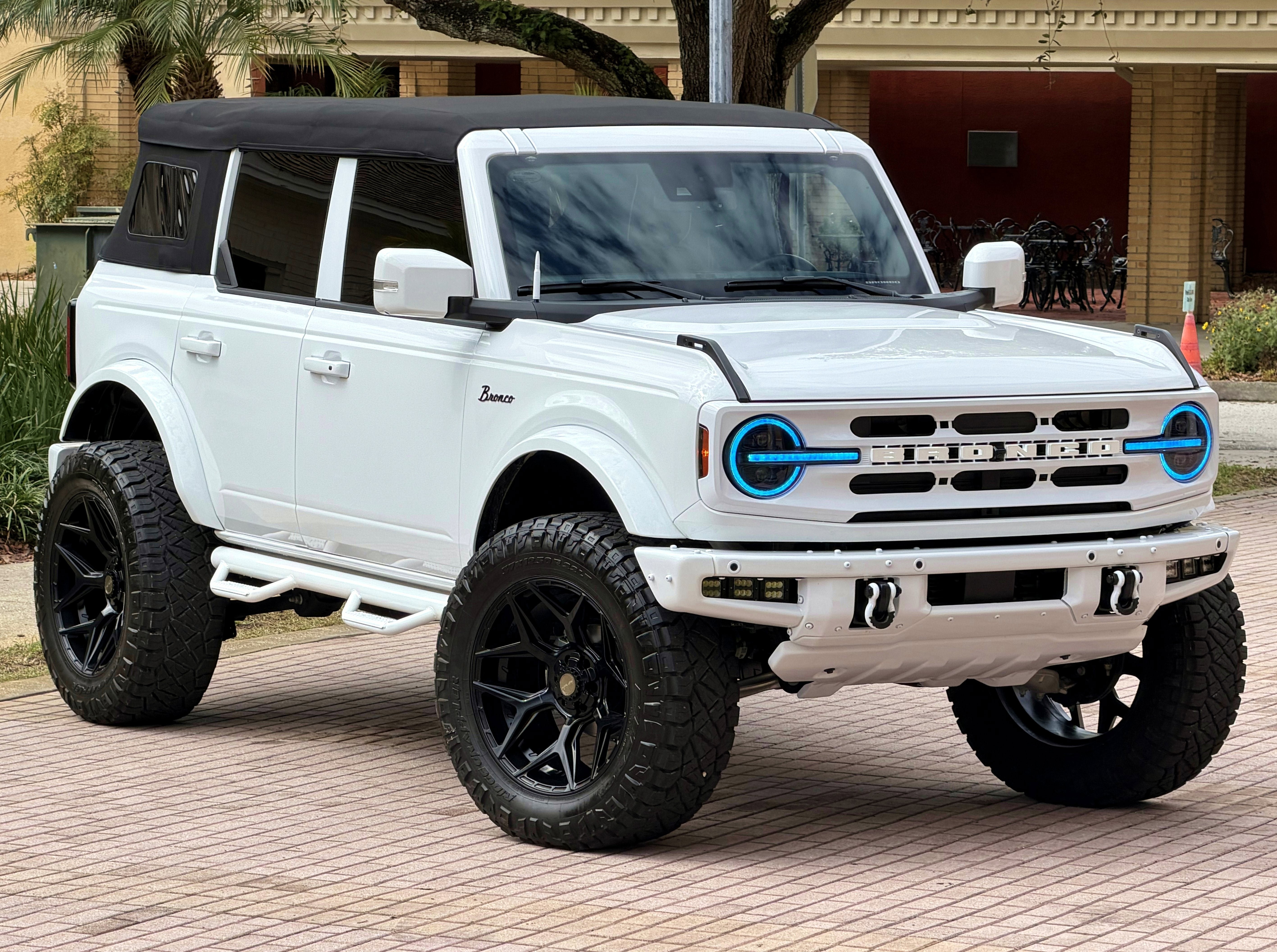 Used 2024 Ford Bronco Outer Banks image 28