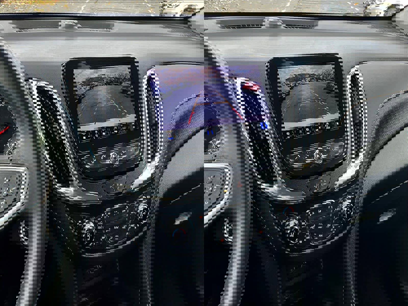 Used 2022 Chevrolet Equinox Premier image 17