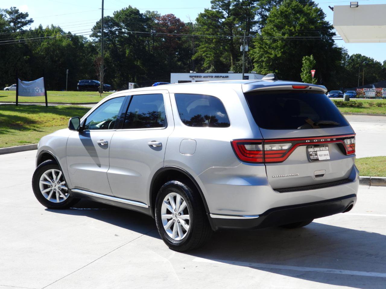 Used 2018 Dodge Durango SXT w/ 3rd Row Seating Group RWD image 18