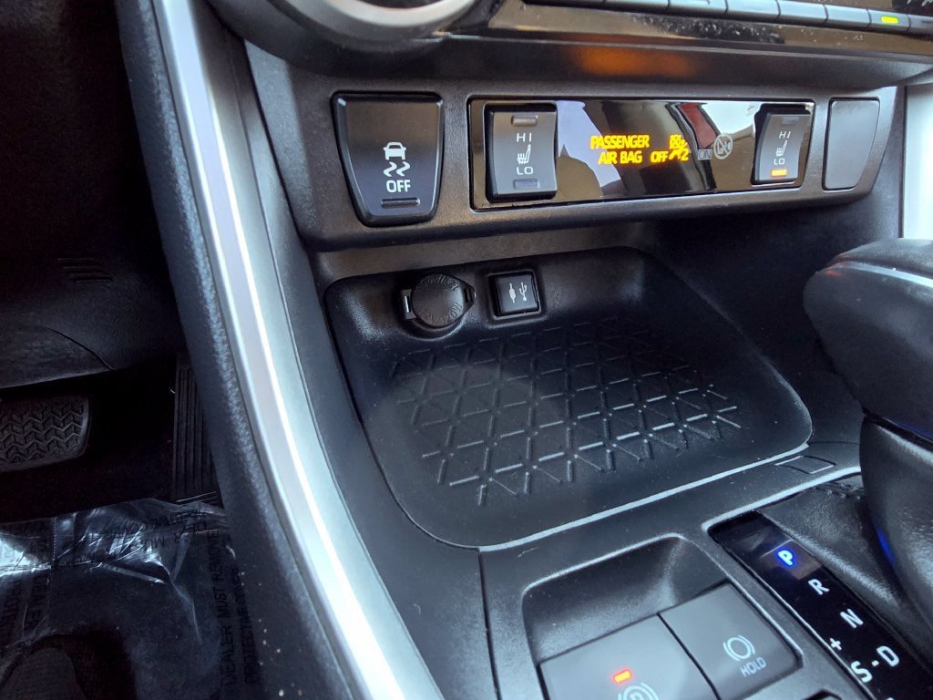 Certified 2019 Toyota RAV4 XLE w/ Convenience Package AWD/4WD image 25