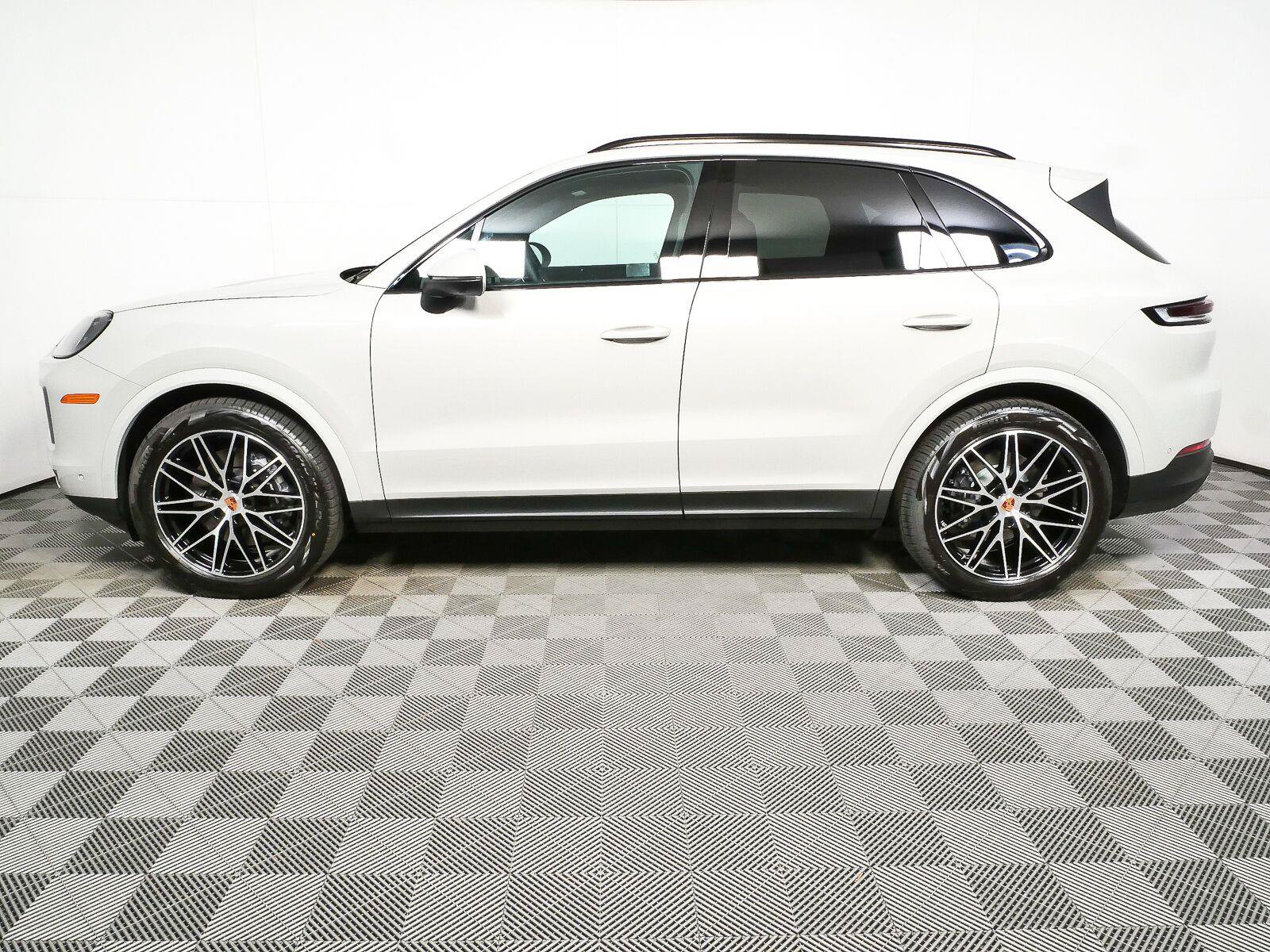 New 2026 Porsche Cayenne AWD/4WD image 2