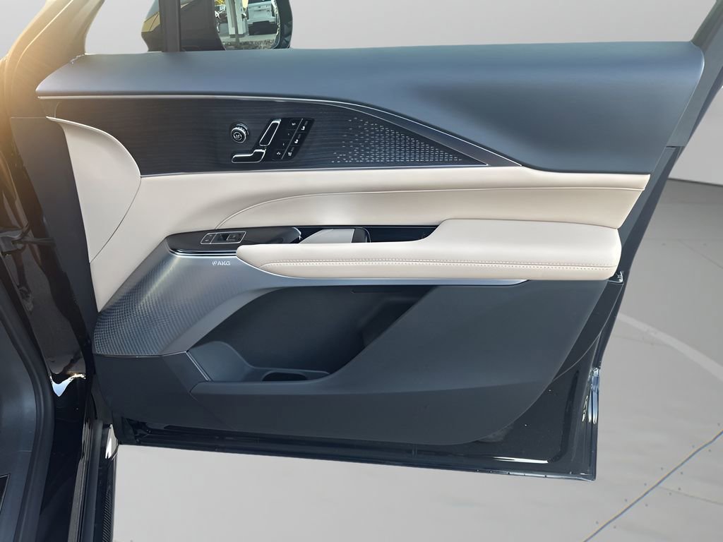 New 2026 Cadillac Lyriq V w/ Exterior Carbon Fiber Package image 13