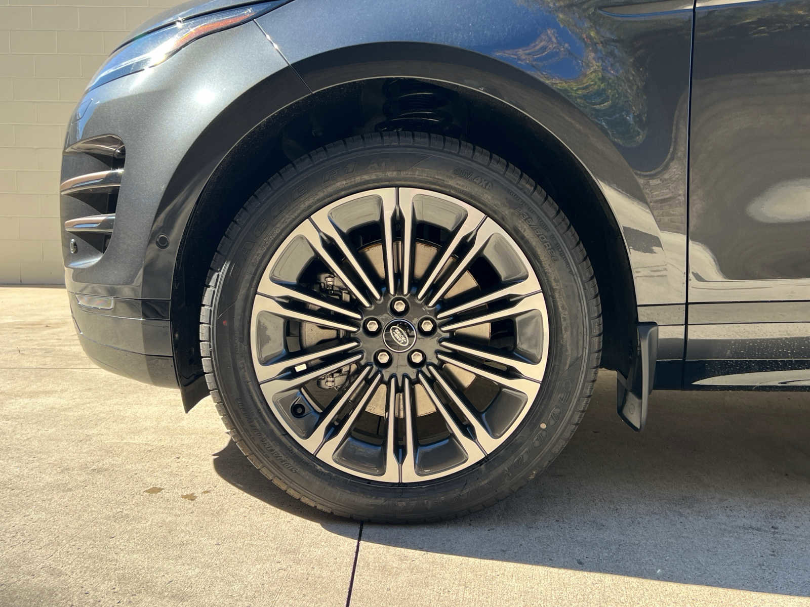 Used 2025 Land Rover Range Rover Evoque Dynamic SE image 6