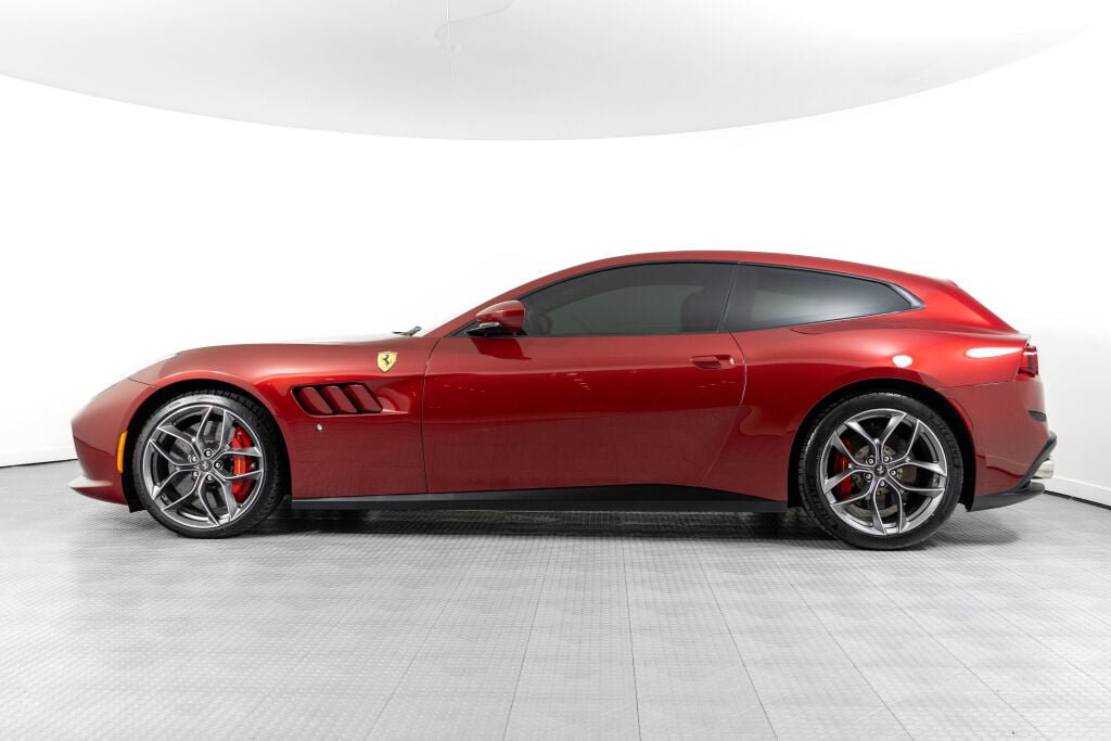 Certified 2019 Ferrari GTC4Lusso T RWD image 3