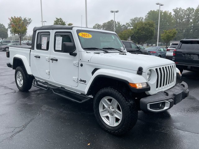 Used 2023 Jeep Gladiator Sport AWD/4WD image 5
