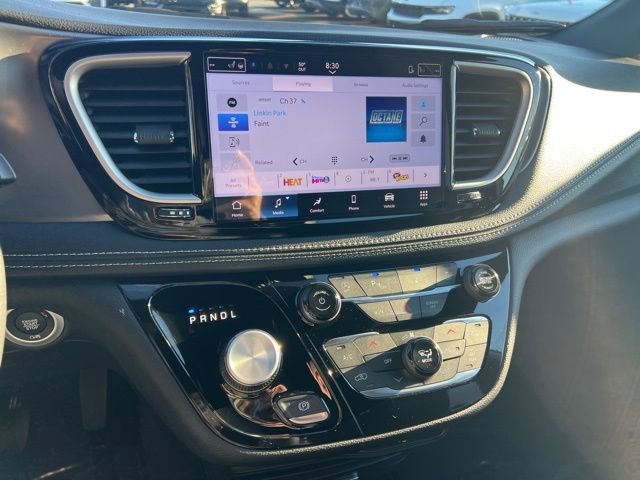 New 2026 Chrysler Pacifica Select w/ S Appearance Package image 14