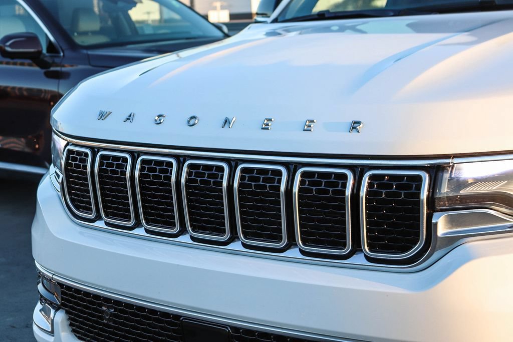 Used 2024 Jeep Wagoneer Series III AWD/4WD image 6