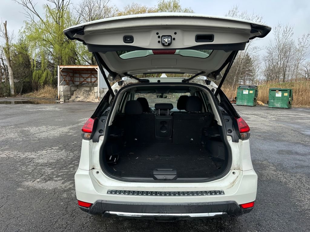 Used 2018 Nissan Rogue SV w/ Premium Package AWD/4WD image 16