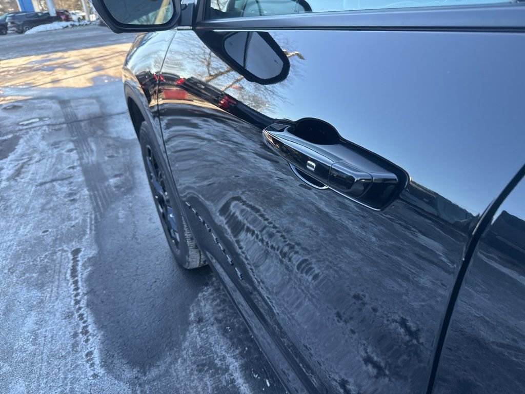 New 2026 Chevrolet Traverse LT w/ Midnight/Sport Edition image 15