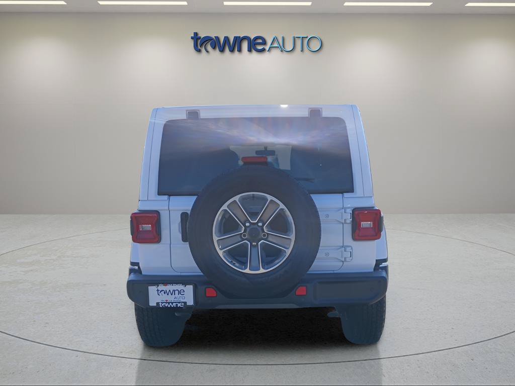 Used 2022 Jeep Wrangler Unlimited Sahara w/ LED Lighting Group AWD/4WD image 4