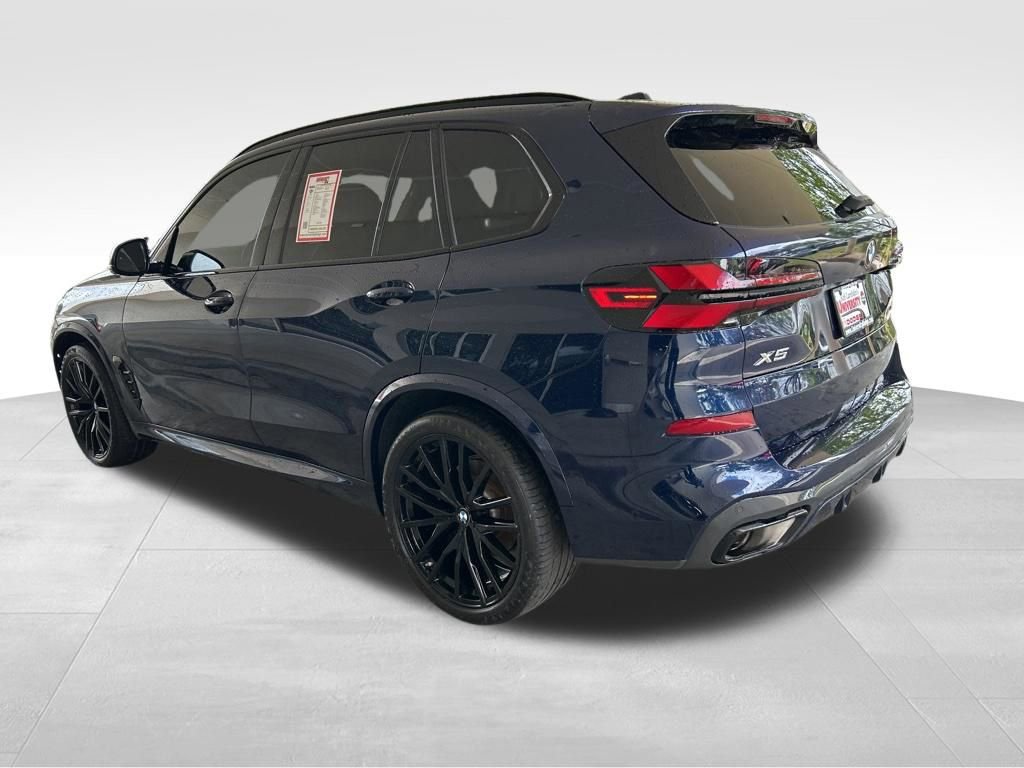 Used 2024 BMW X5 xDrive40i w/ M Sport Package image 4