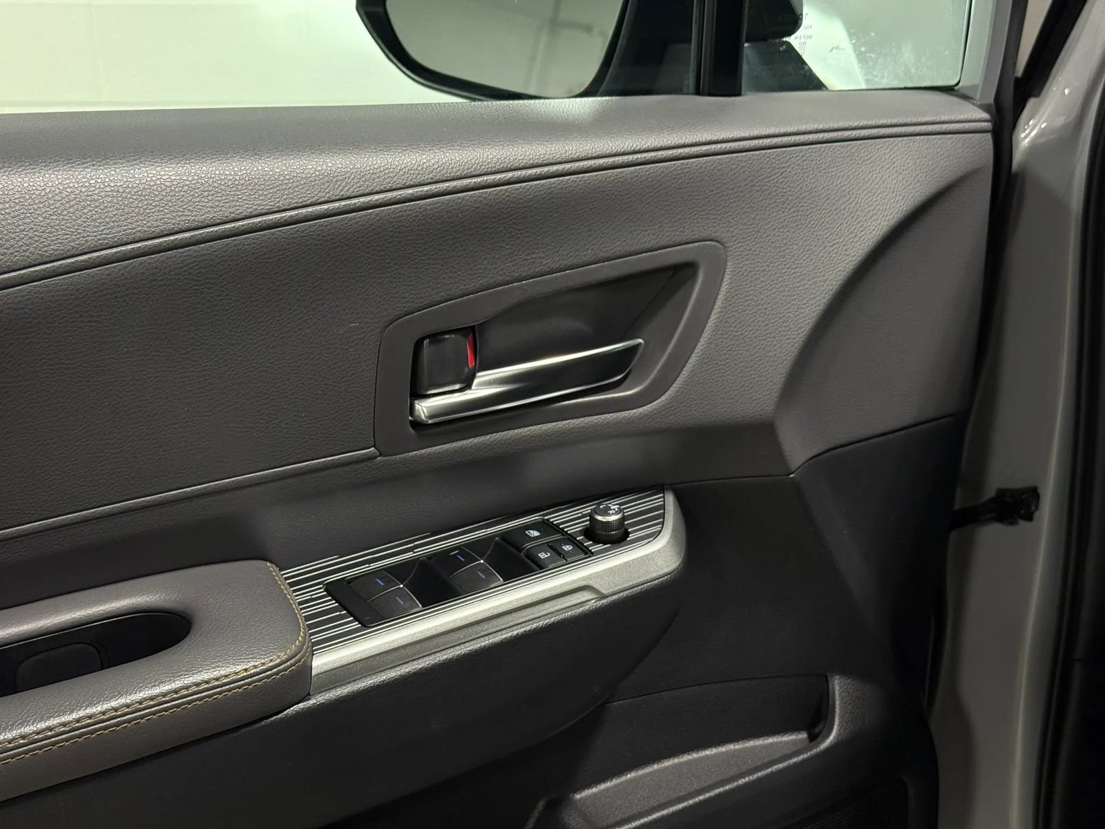 Used 2022 Toyota Sienna XLE Woodland Edition w/ Protection Package (TMS) AWD/4WD image 11