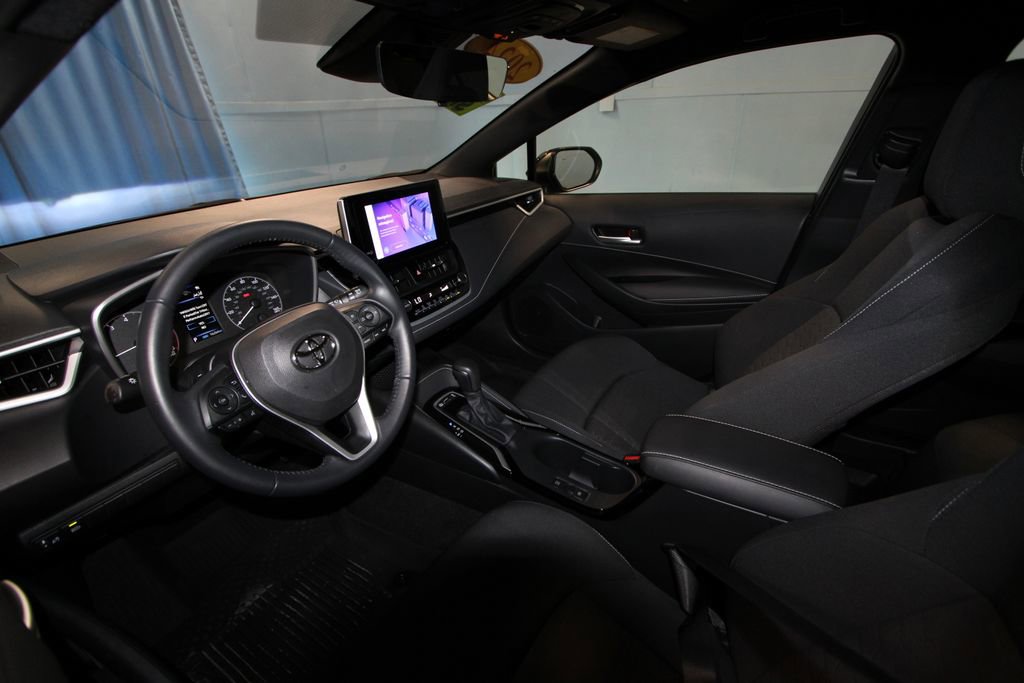 Used 2024 Toyota Corolla SE FWD image 2