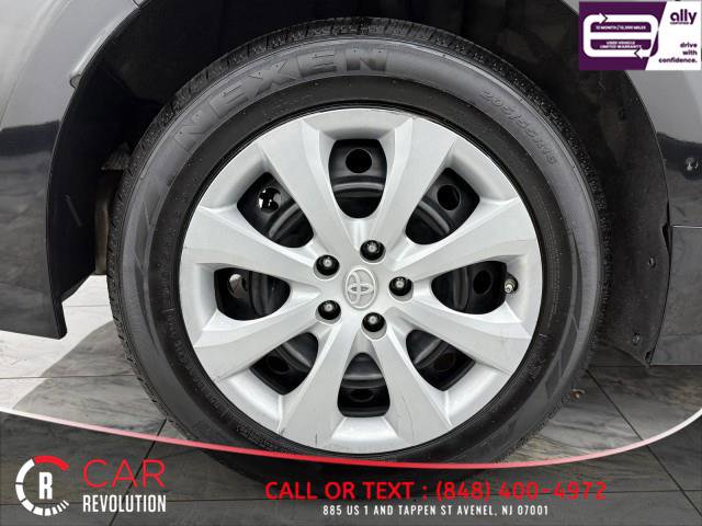 Used 2022 Toyota Corolla LE image 10