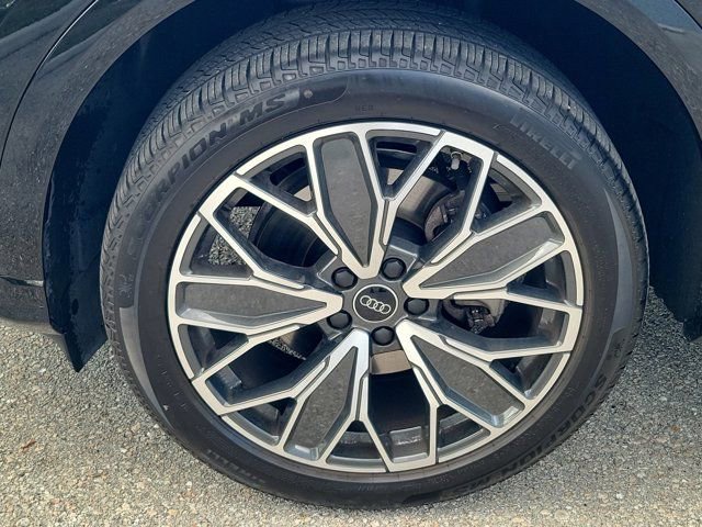 Certified 2025 Audi Q5 Premium Plus w/ Premium Plus image 9