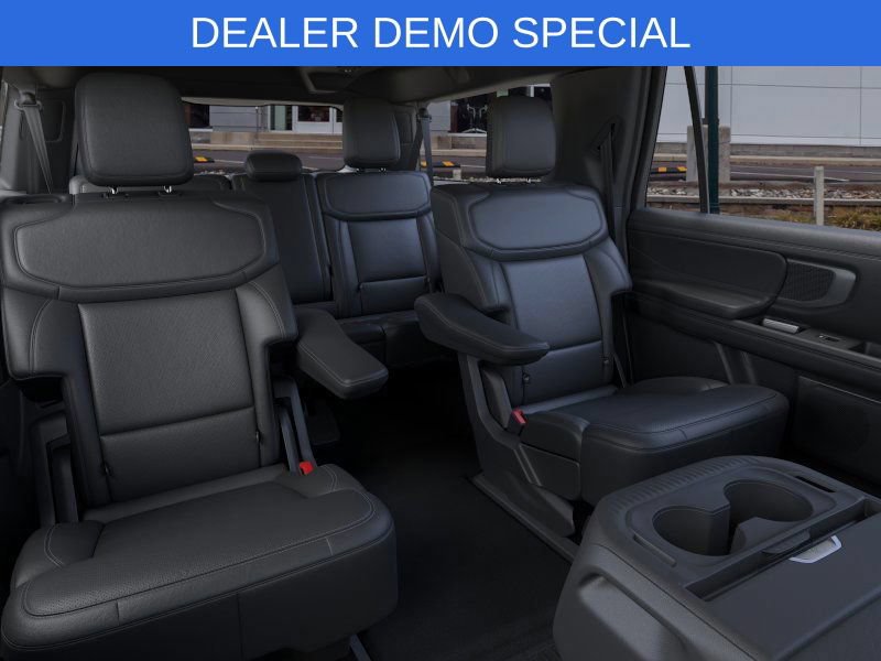 New 2026 Ford Expedition Max Platinum w/ Stealth Performance Package AWD/4WD image 11