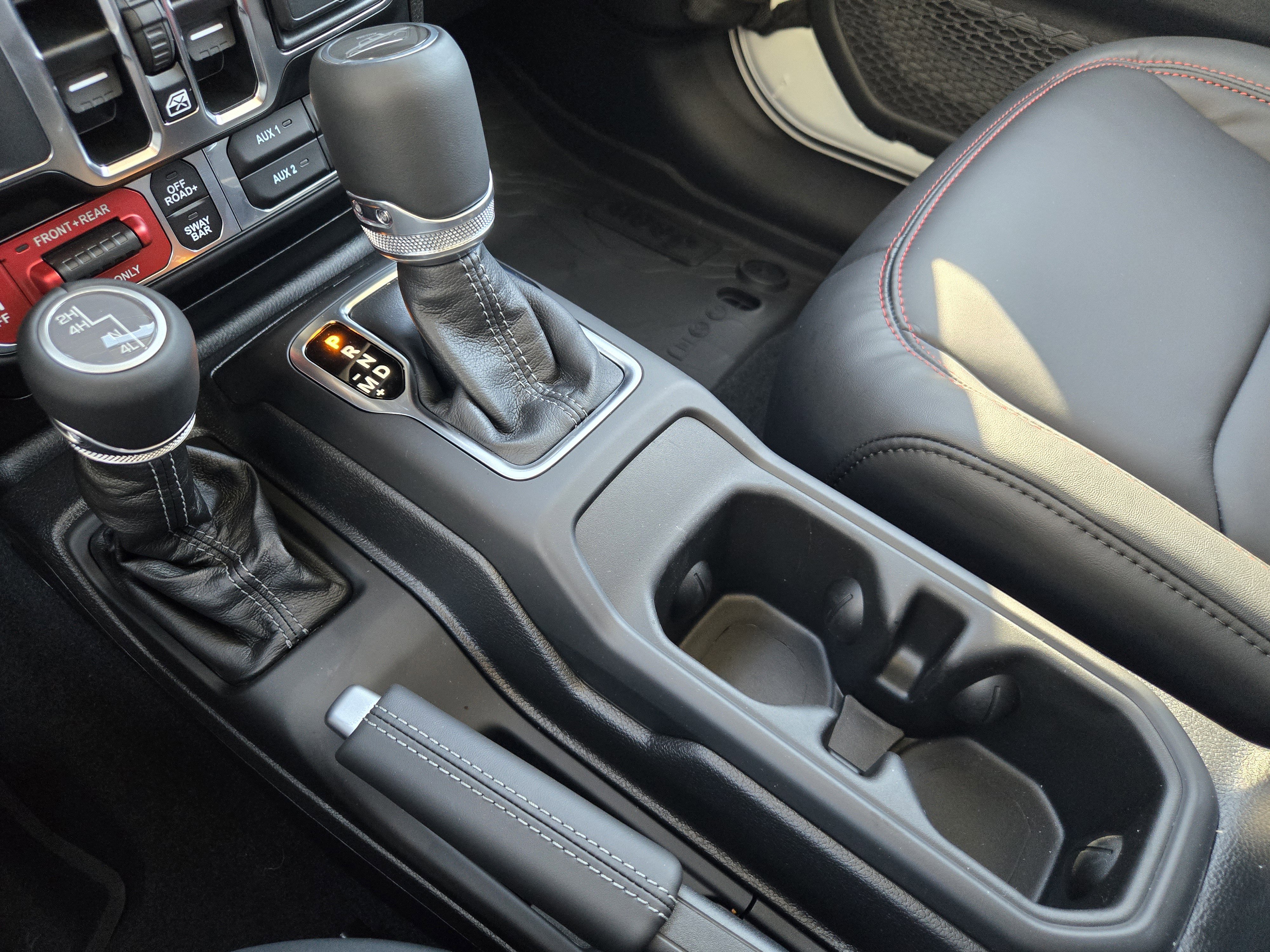 New 2025 Jeep Gladiator Rubicon w/ Convenience Group image 17