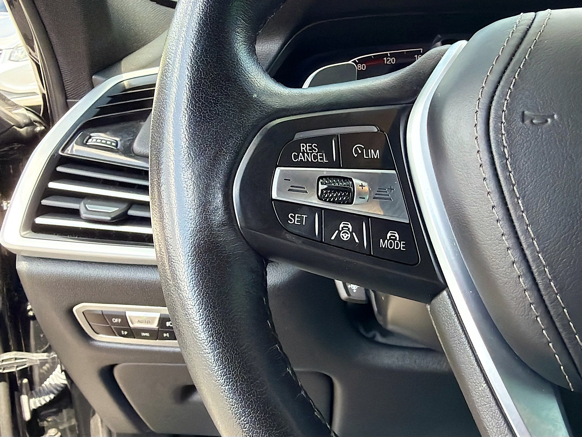 Used 2023 BMW X6 xDrive40i AWD/4WD image 36