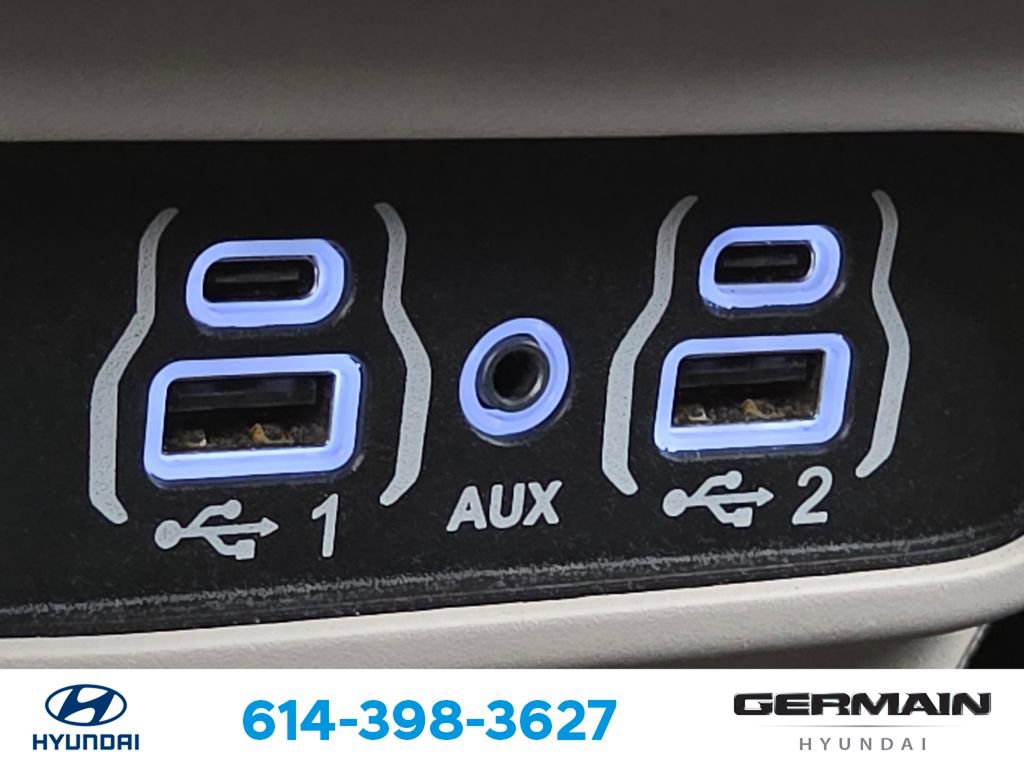 Used 2023 Chrysler Pacifica Touring-L FWD image 31